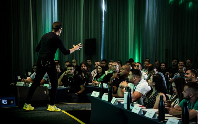 Ricardo Nunes encerra 2025 consolidado à frente do Grupo R1 em meio à onda de reestruturação empresarial no Brasil