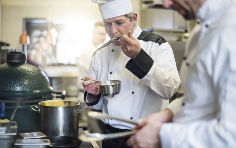 A técnica secreta dos chefes para potencializar o sabor dos pratos