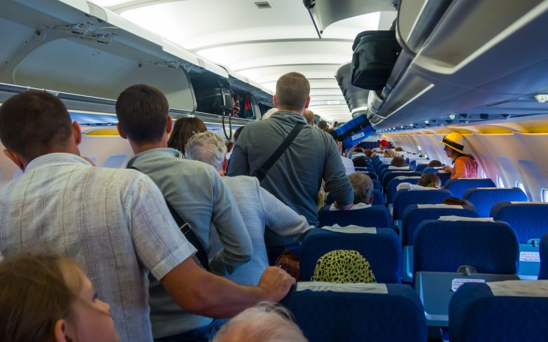 Viajantes malcomportados podem ter veto de 1 ano para voar no país