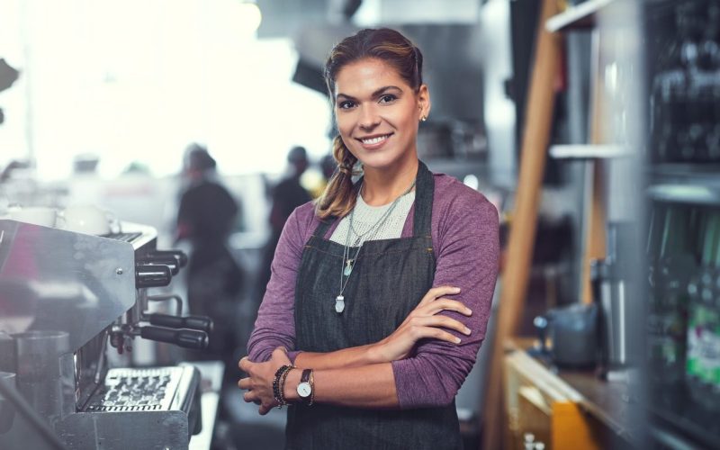 Laboratório disponibiliza oportunidades de bolsas para mulheres em programa de formação profissional