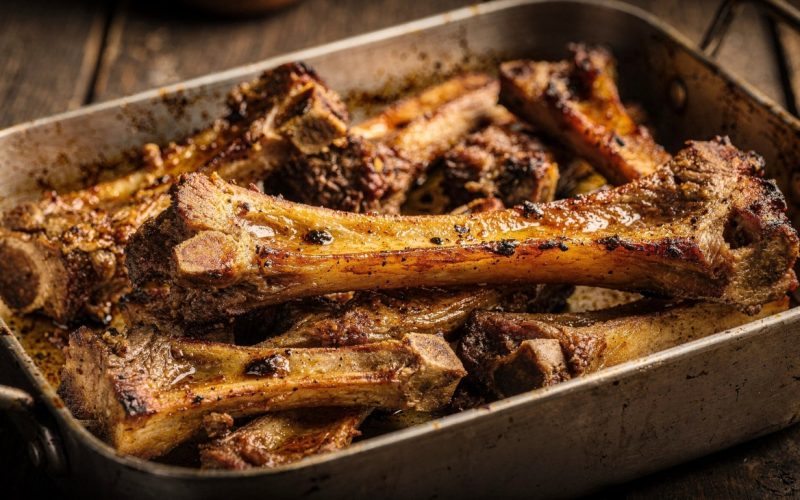 Jordi Cruz revela a receita perfeita do caldo de ossos: água, carne e um toque de sal!