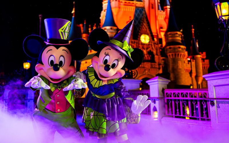 Disney anuncia novidades e cronograma para o Halloween do Mickey