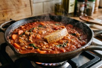 Os chefs da Itália afirmam: “Um bom molho de tomate inclui cenoura, cebola e uma pitada de parmesão, além do próprio tomate.