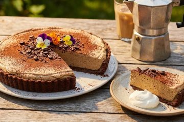 Deliciosa torta gelada de café encanta com sua textura cremosa e sabor marcante