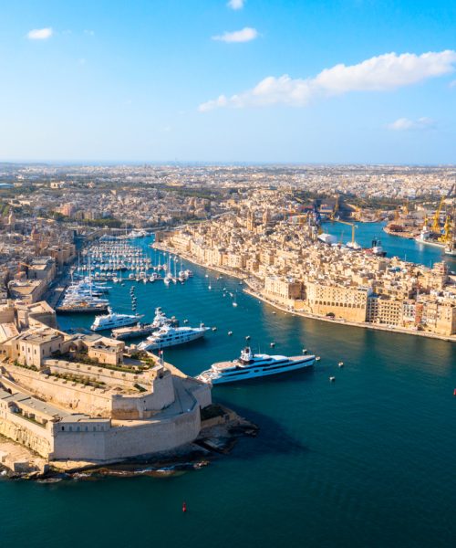 Enola Holmes descortina uma Malta além das belezas turísticas