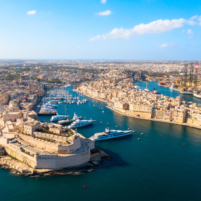 Enola Holmes descortina uma Malta além das belezas turísticas