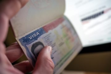 Taxa adicional de R$ 3.900 é implementada nos EUA para acelerar processo de visto