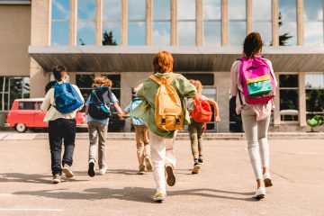 Últimos dias de férias: hora de ajustar as crianças para o retorno escolar