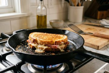 O segredo do misto-quente ideal: manteiga do lado de fora, segundo os chefs