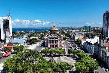 Estabelecimento no coração da cidade histórica serve como base para explorar Manaus