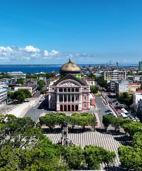 Estabelecimento no coração da cidade histórica serve como base para explorar Manaus
