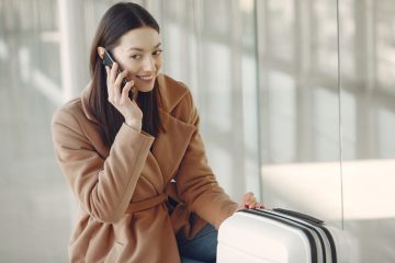 Estudo revela que 43% das mulheres brasileiras sentem receio ao viajar sozinhas